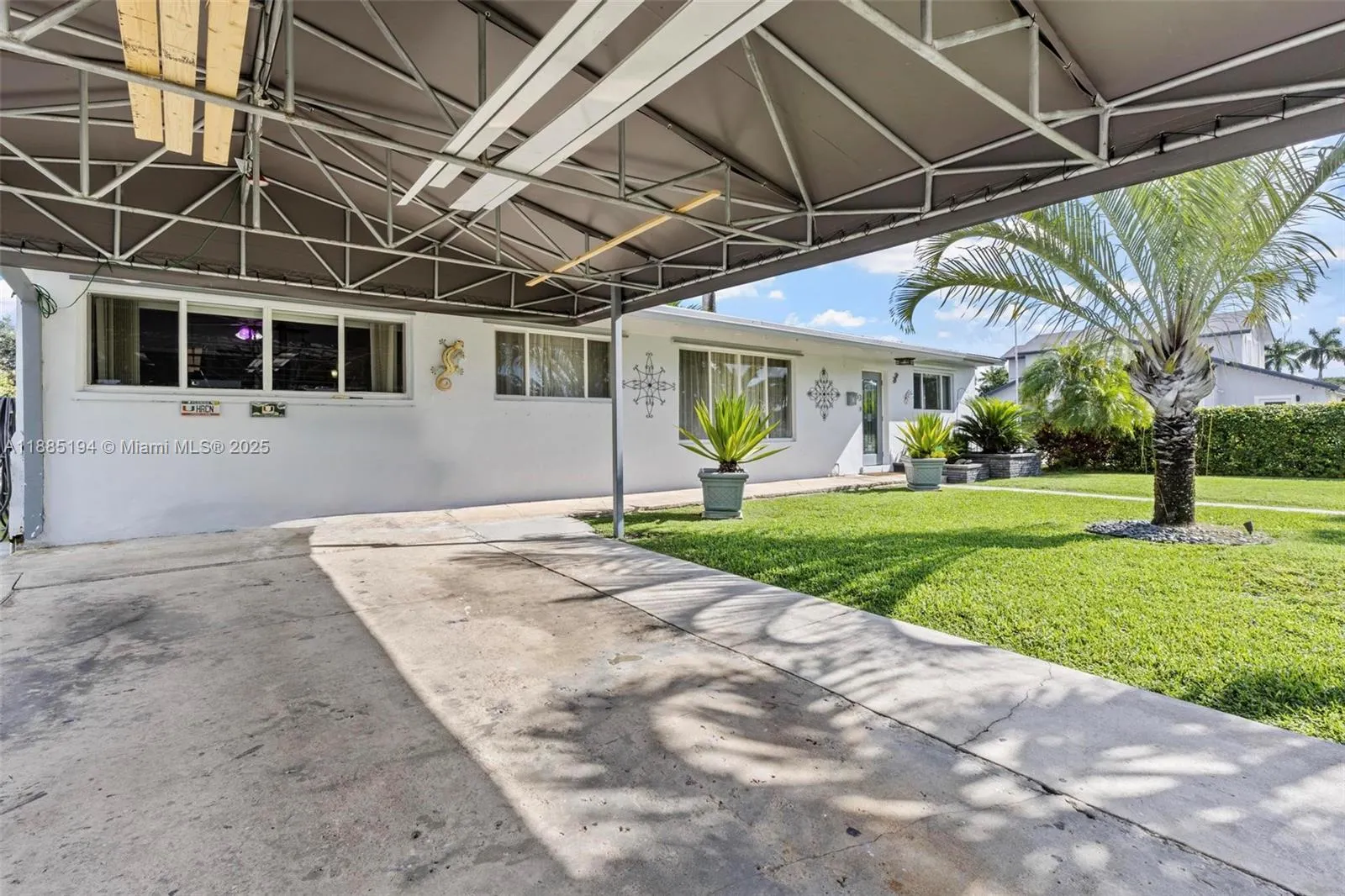 53 NW 19th St