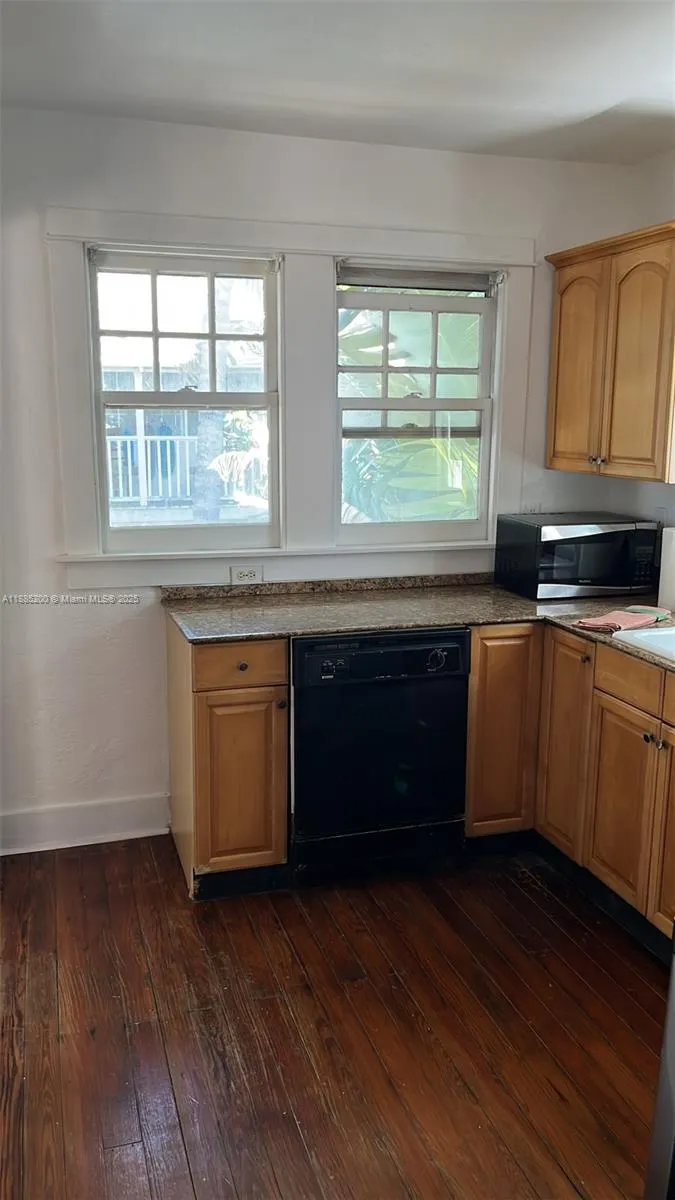 315 Eucalyptus St, #5