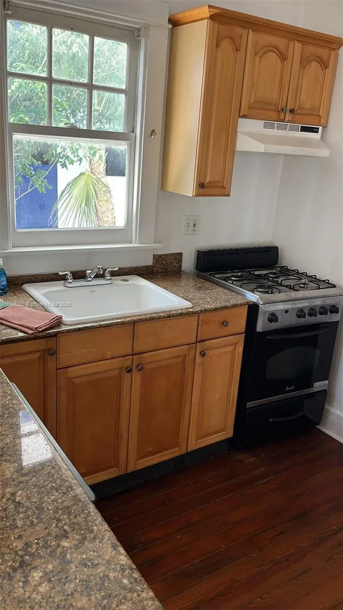 315 Eucalyptus St, #5
