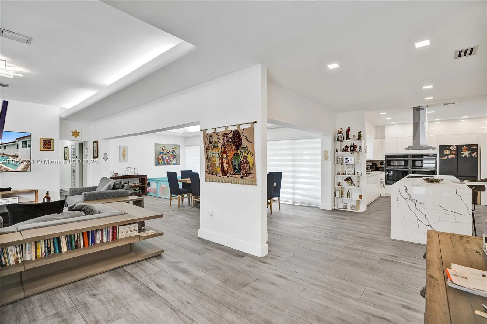 3784 Sheridan Ave