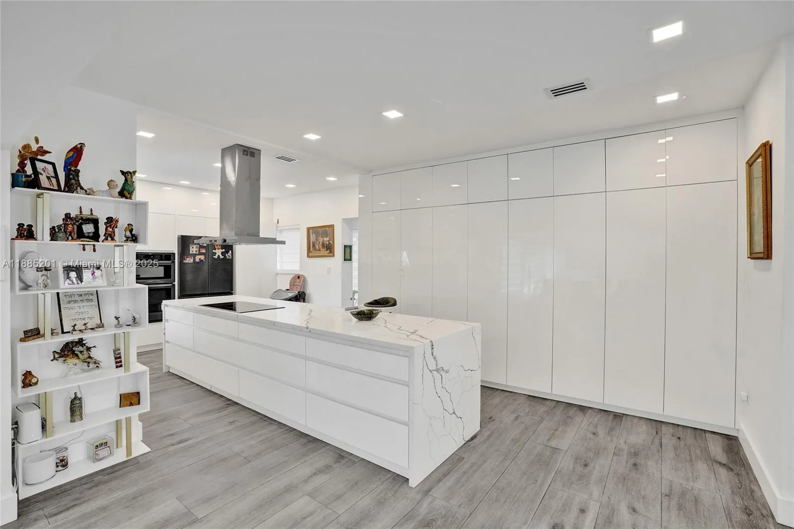 3784 Sheridan Ave