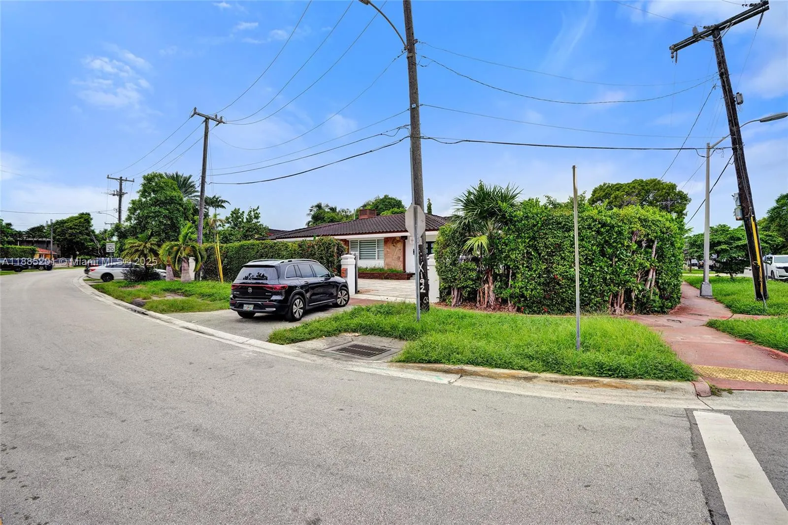 3784 Sheridan Ave