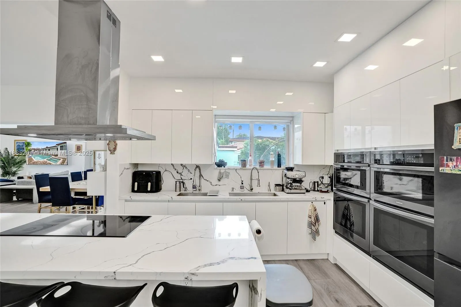 3784 Sheridan Ave