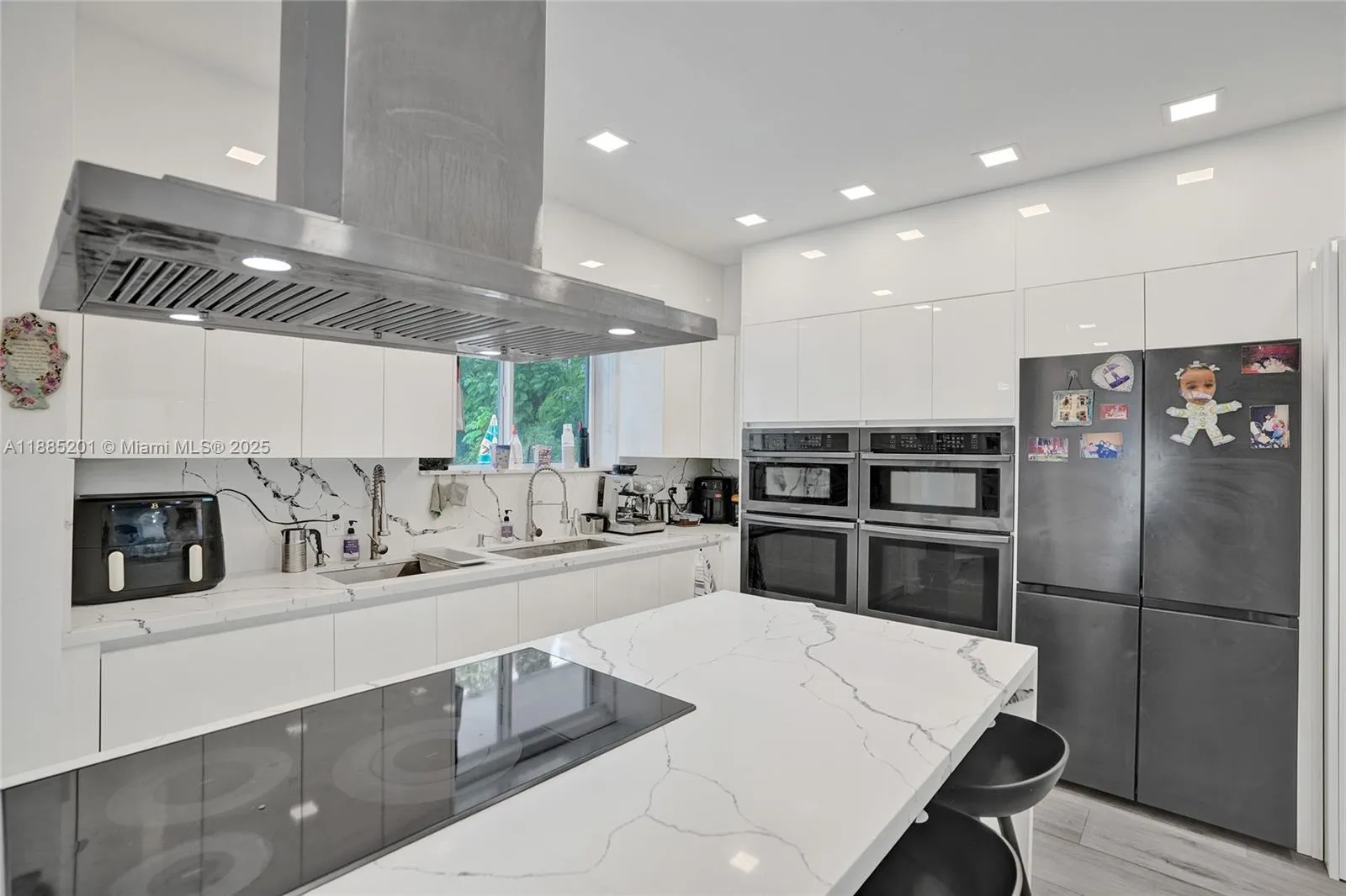3784 Sheridan Ave