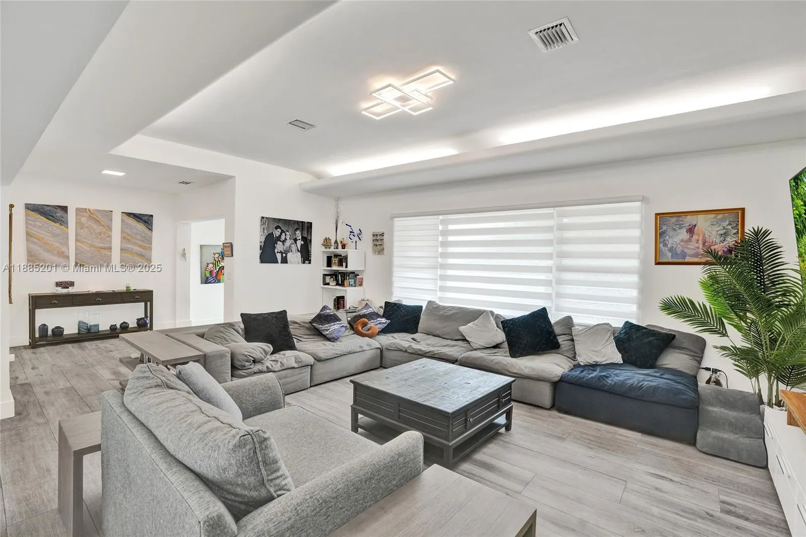 3784 Sheridan Ave