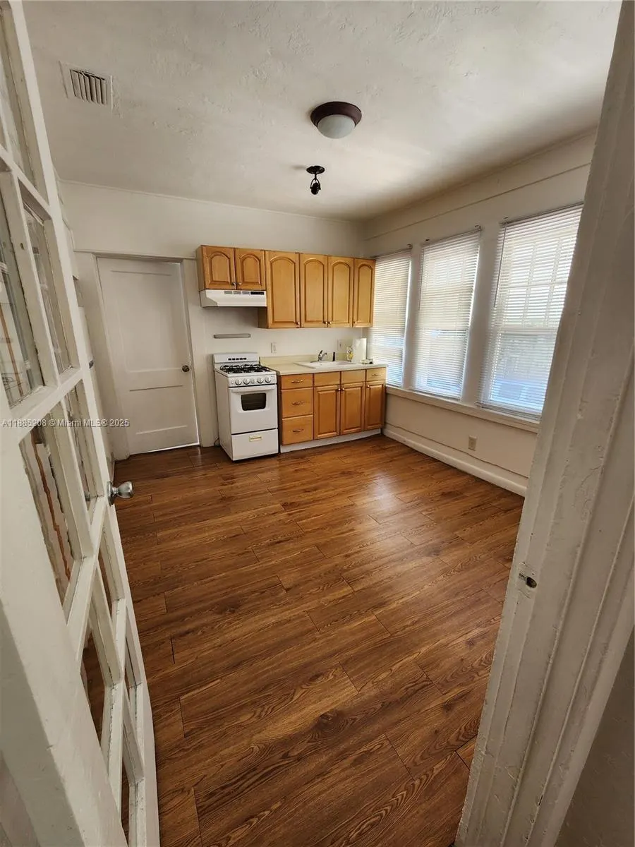 315 Eucalyptus St, #2