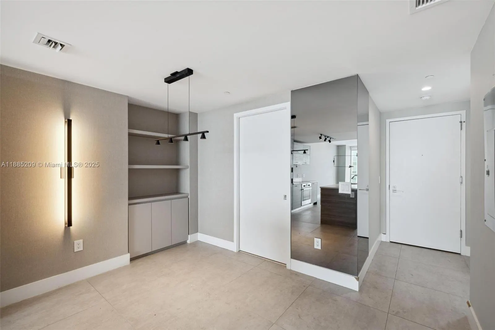 650 NE 32nd St, #4203