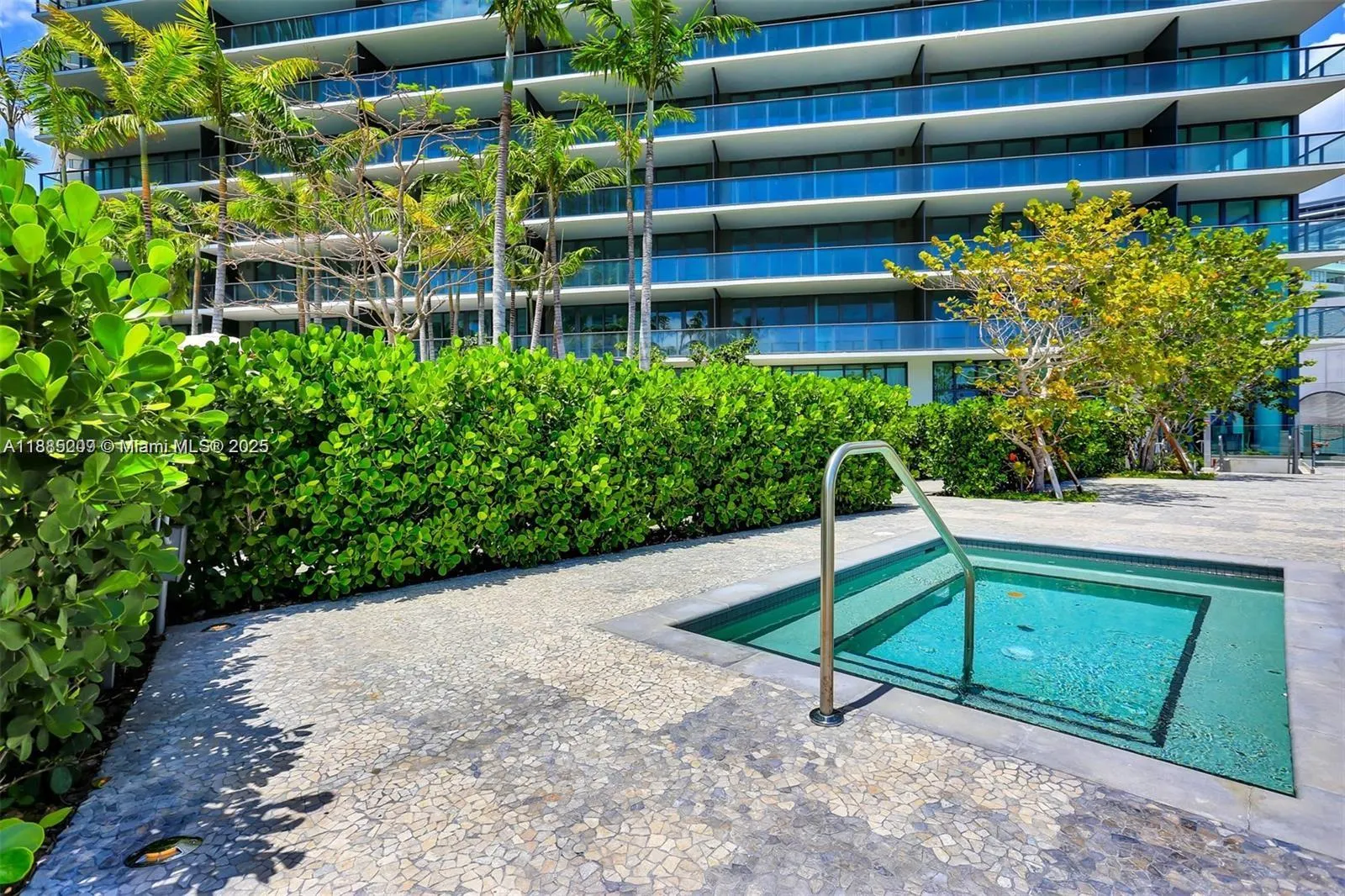 650 NE 32nd St, #4203