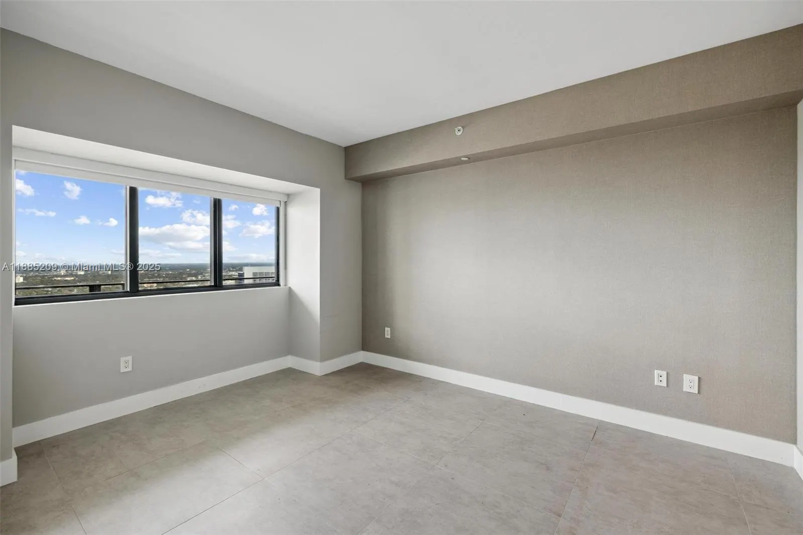 650 NE 32nd St, #4203
