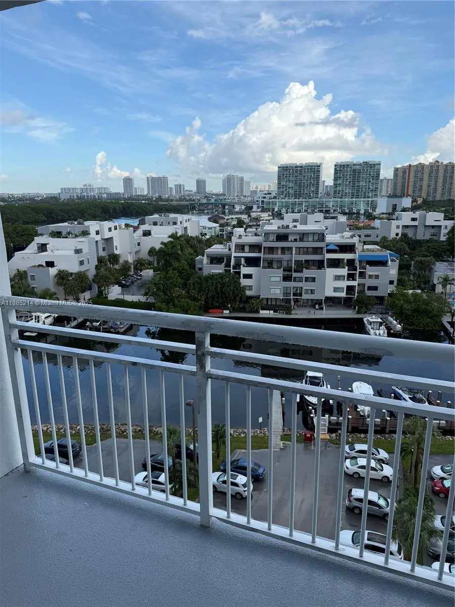 400 N Kings Point Dr, #1026