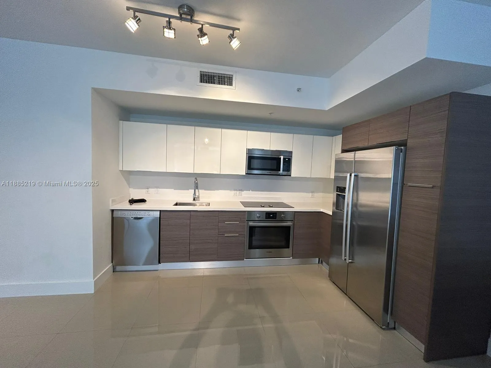 1010 SW 2nd Ave, #907