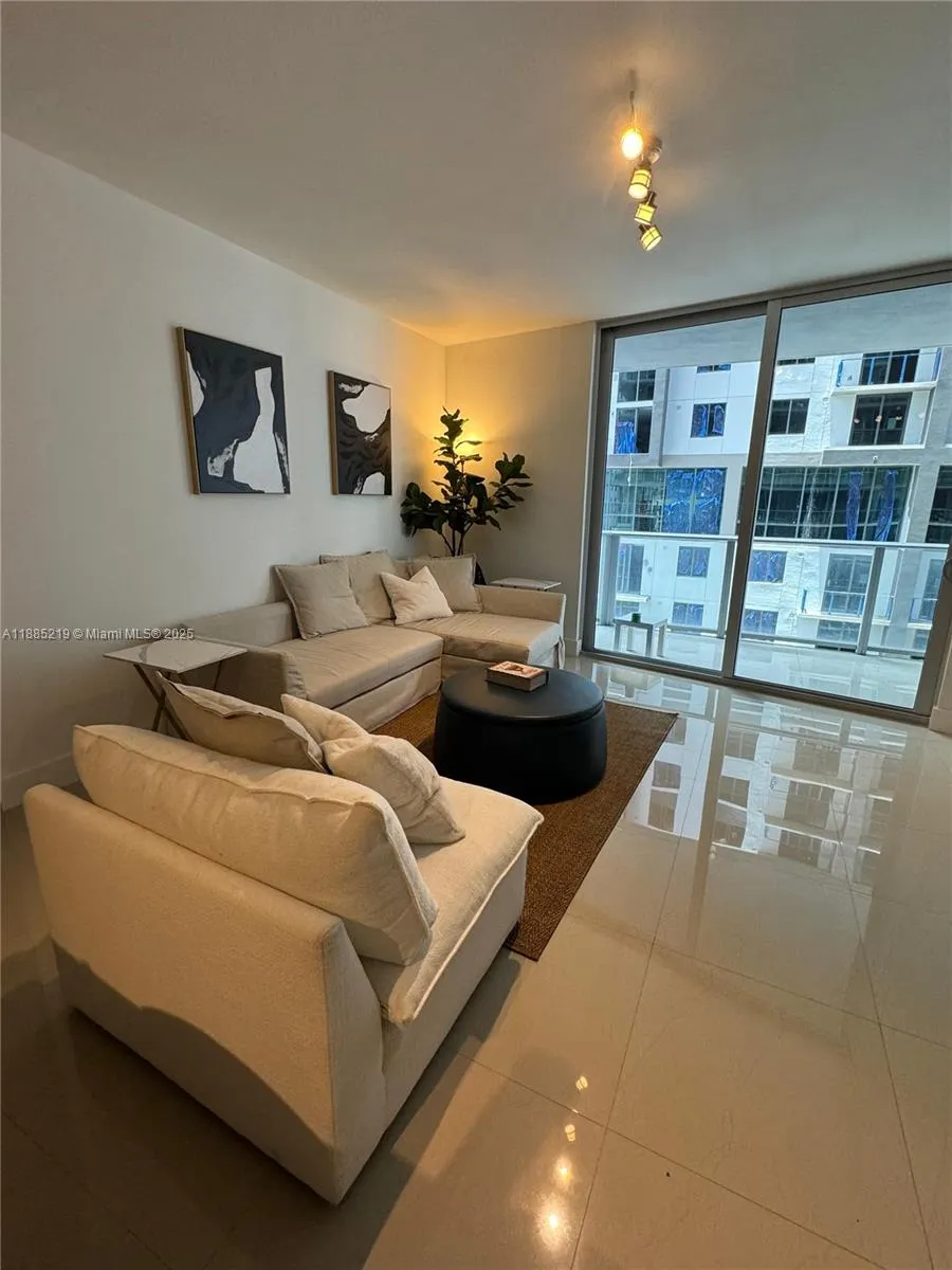 1010 SW 2nd Ave, #907