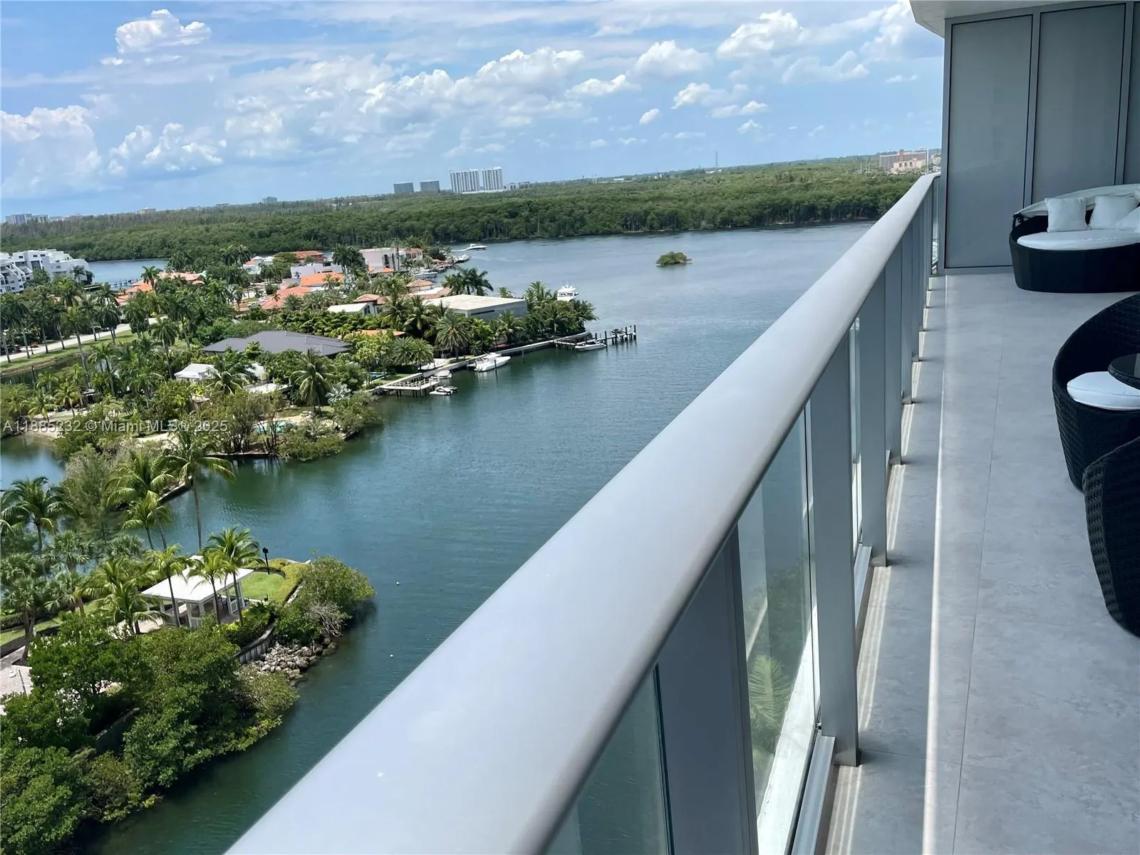 300 Sunny Isles Blvd, #4-1104