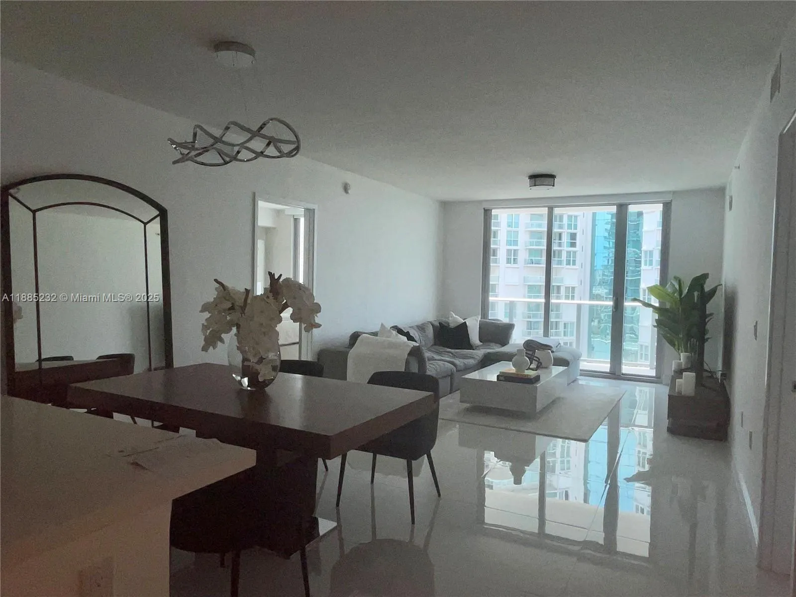 300 Sunny Isles Blvd, #4-1104