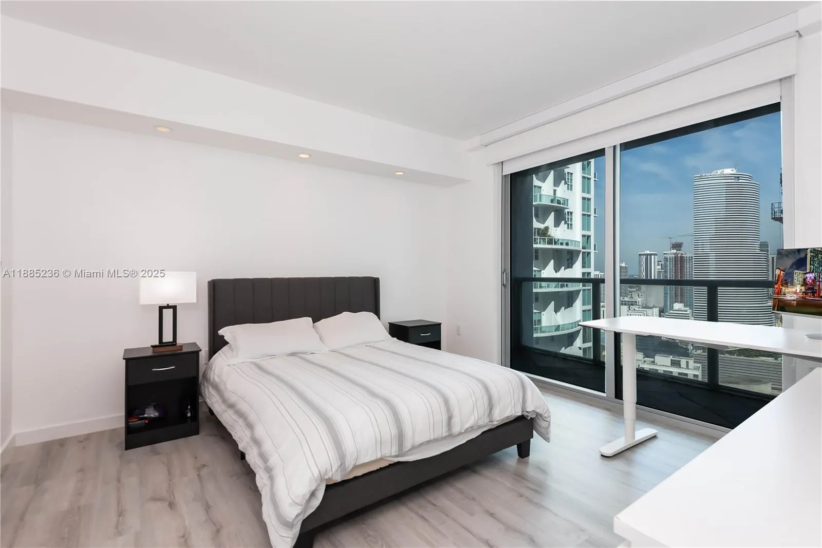 55 SE 6th St, #3403