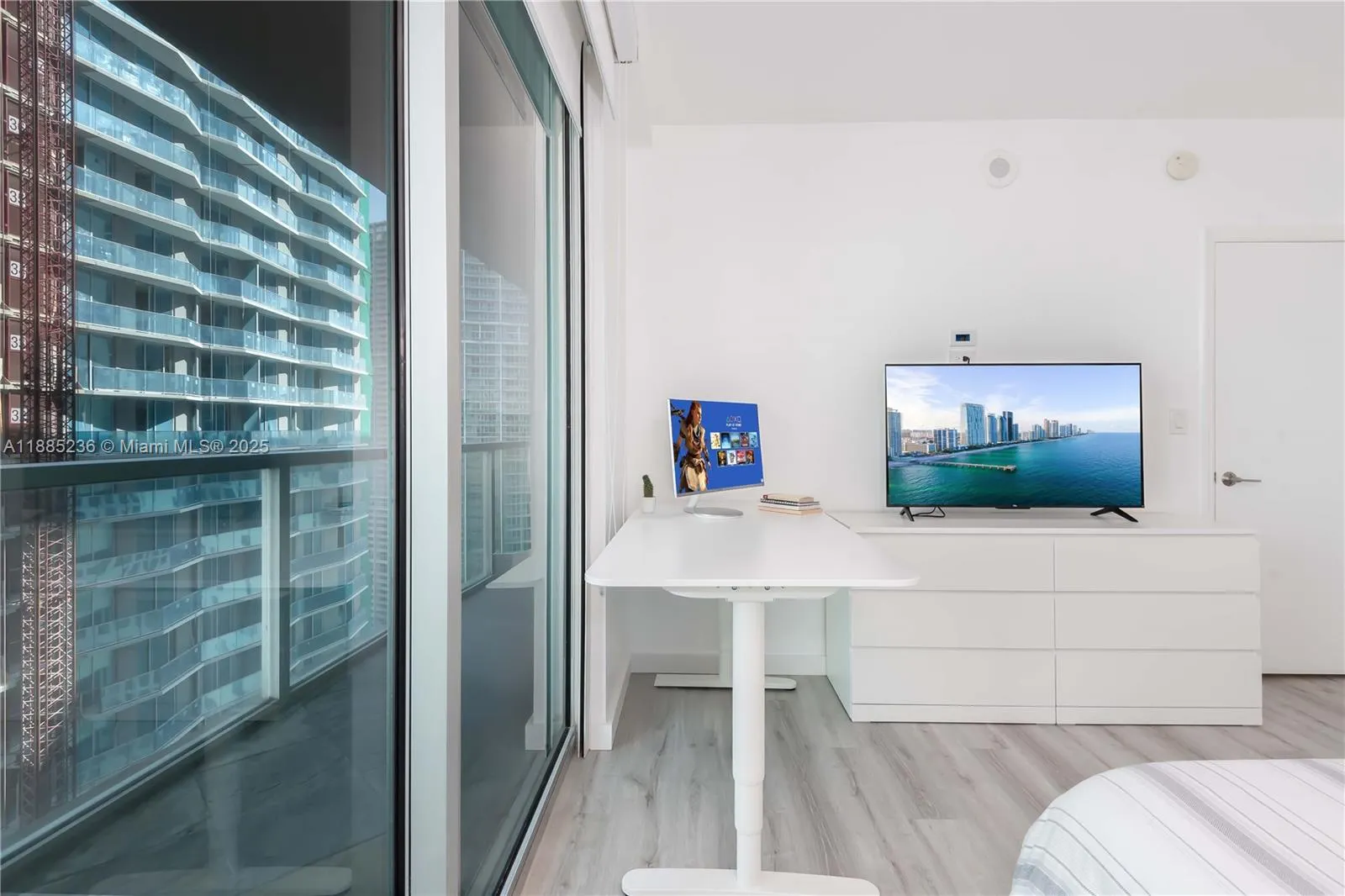 55 SE 6th St, #3403