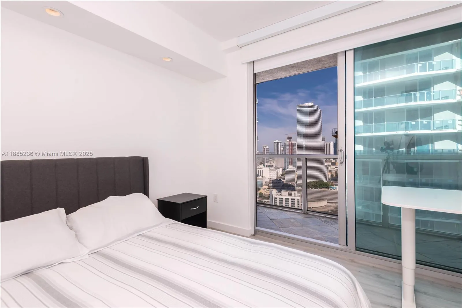 55 SE 6th St, #3403