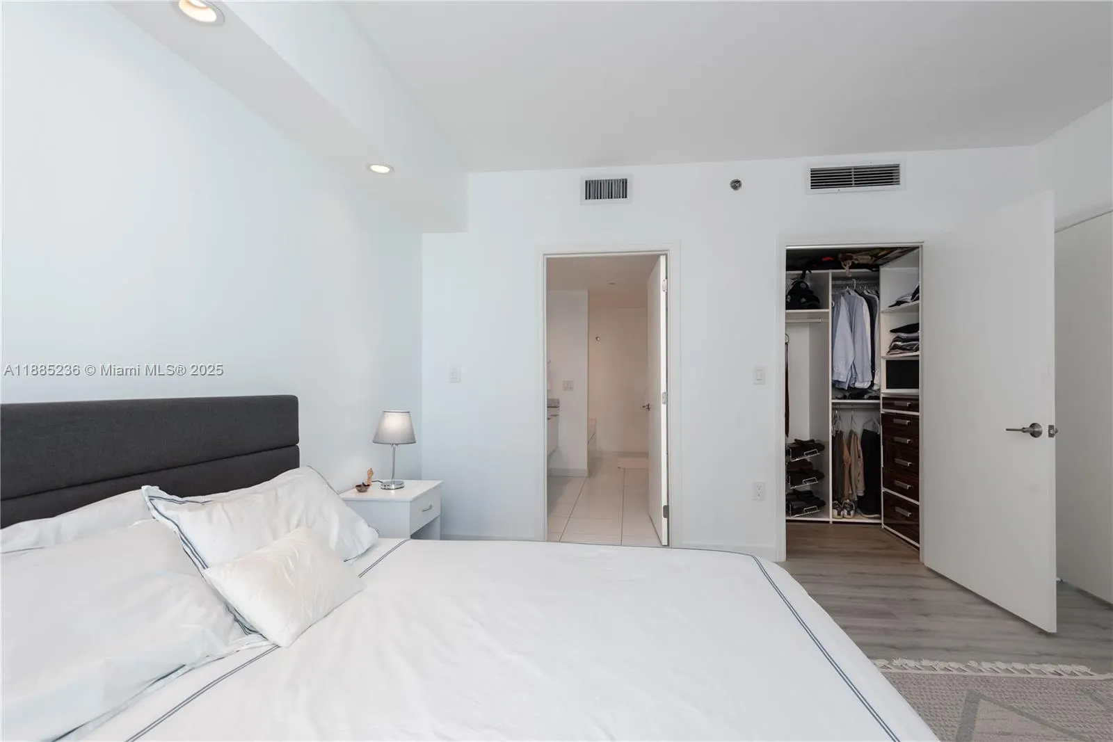55 SE 6th St, #3403