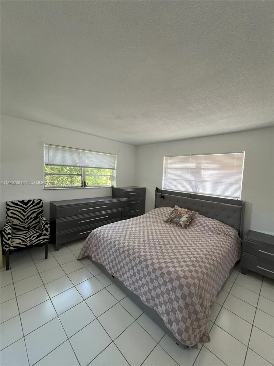 1395 NE 167th St, #315