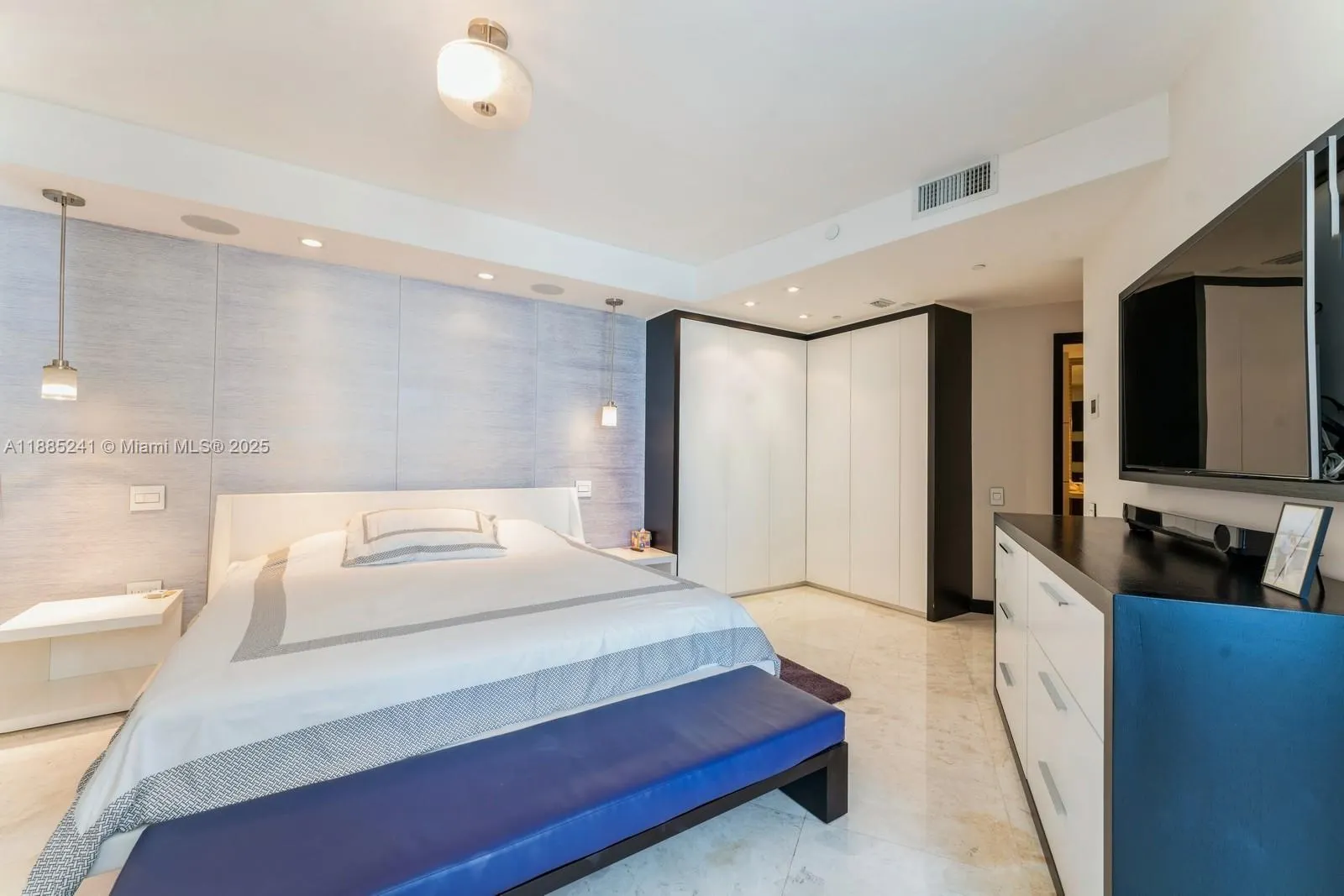 808 Brickell Key, #1406