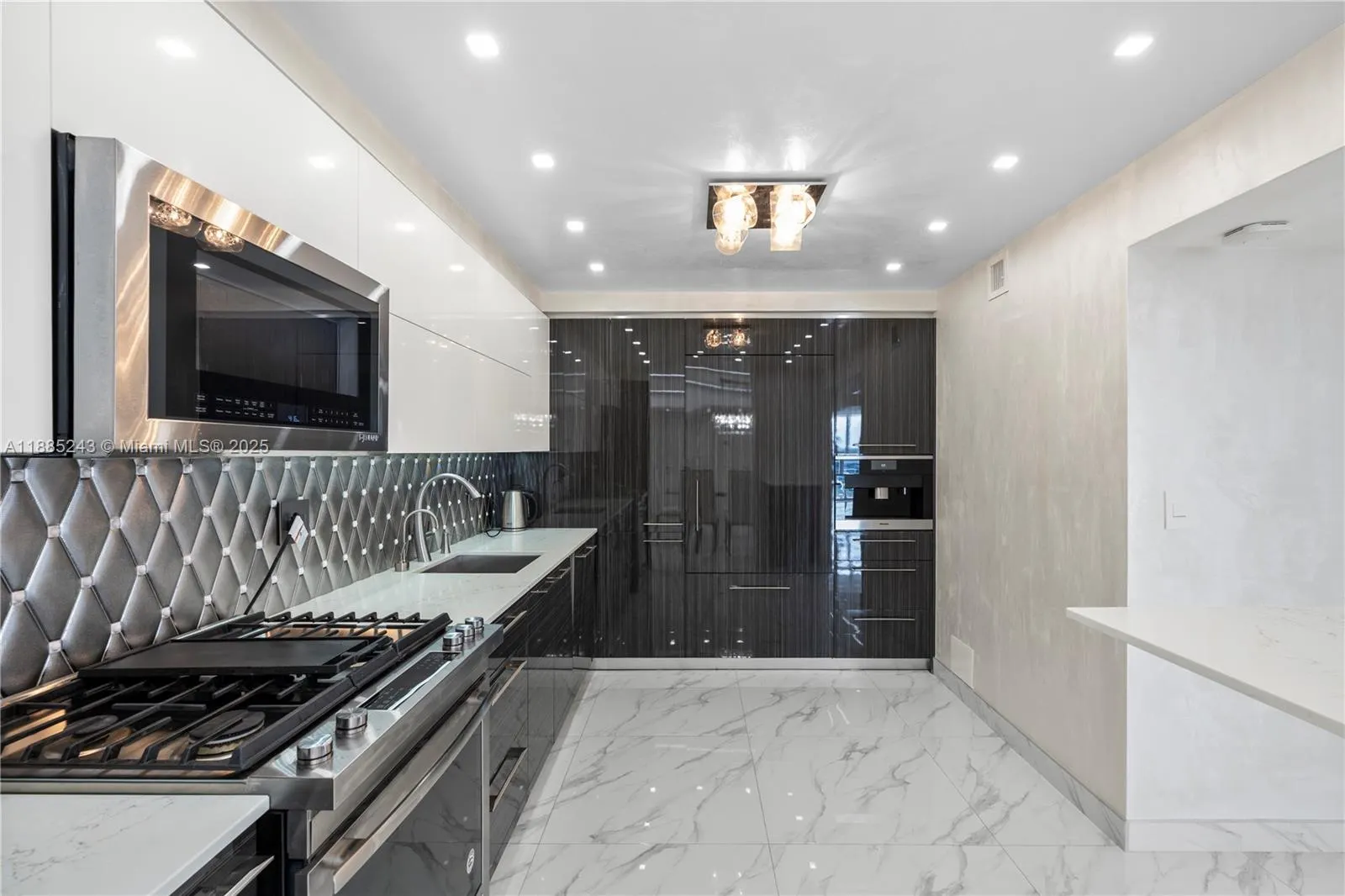 2030 S Ocean Drive, #2127