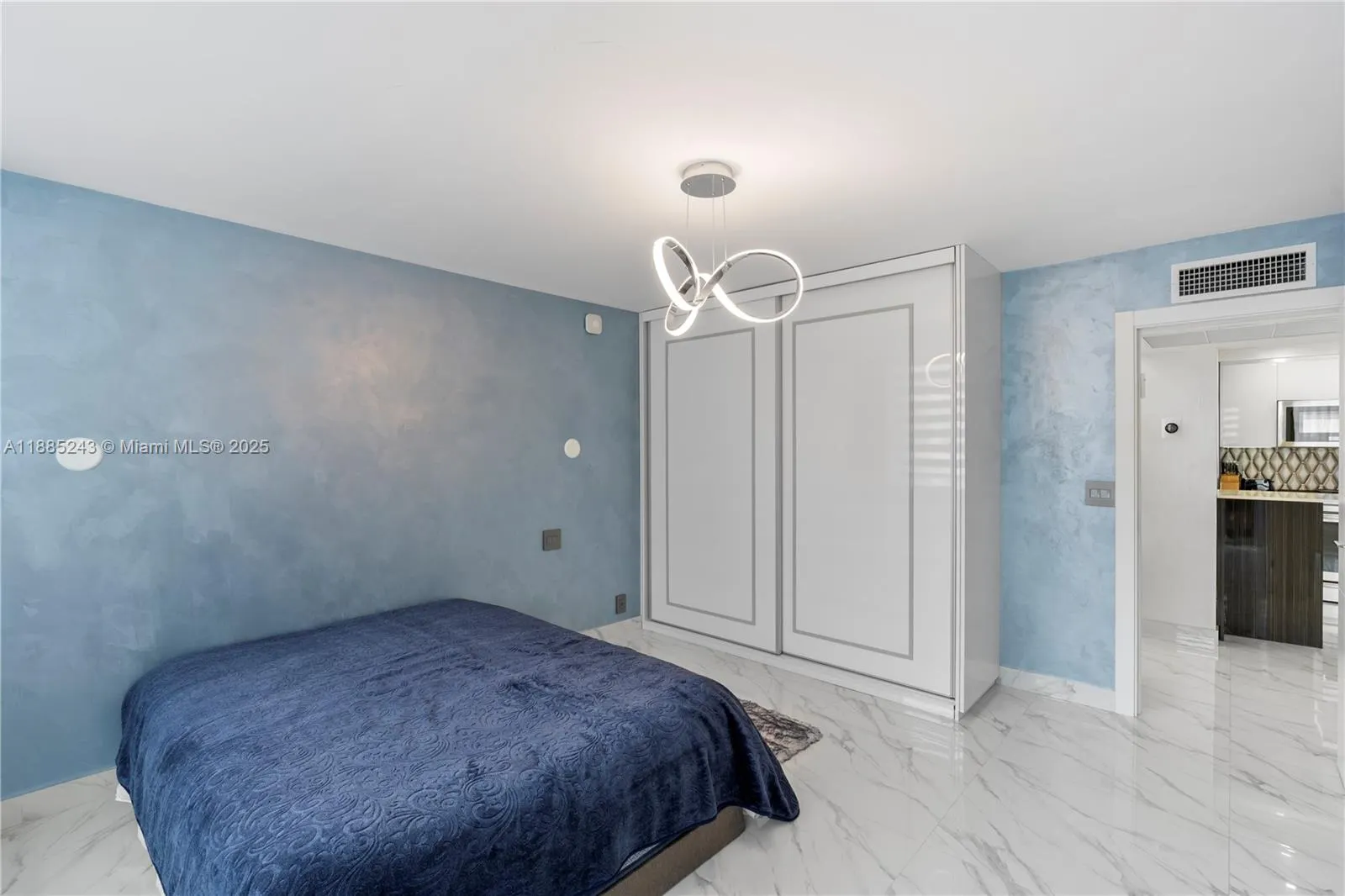 2030 S Ocean Drive, #2127