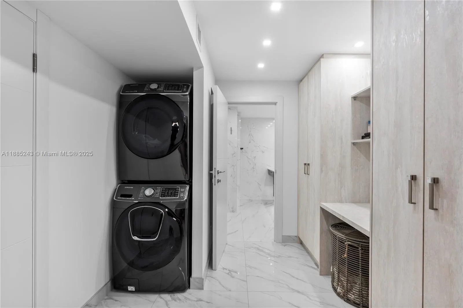2030 S Ocean Drive, #2127