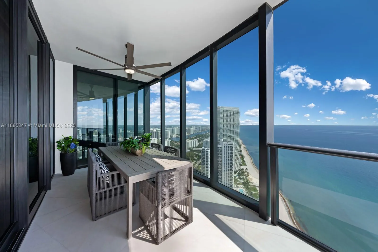 18555 Collins Ave, #4405