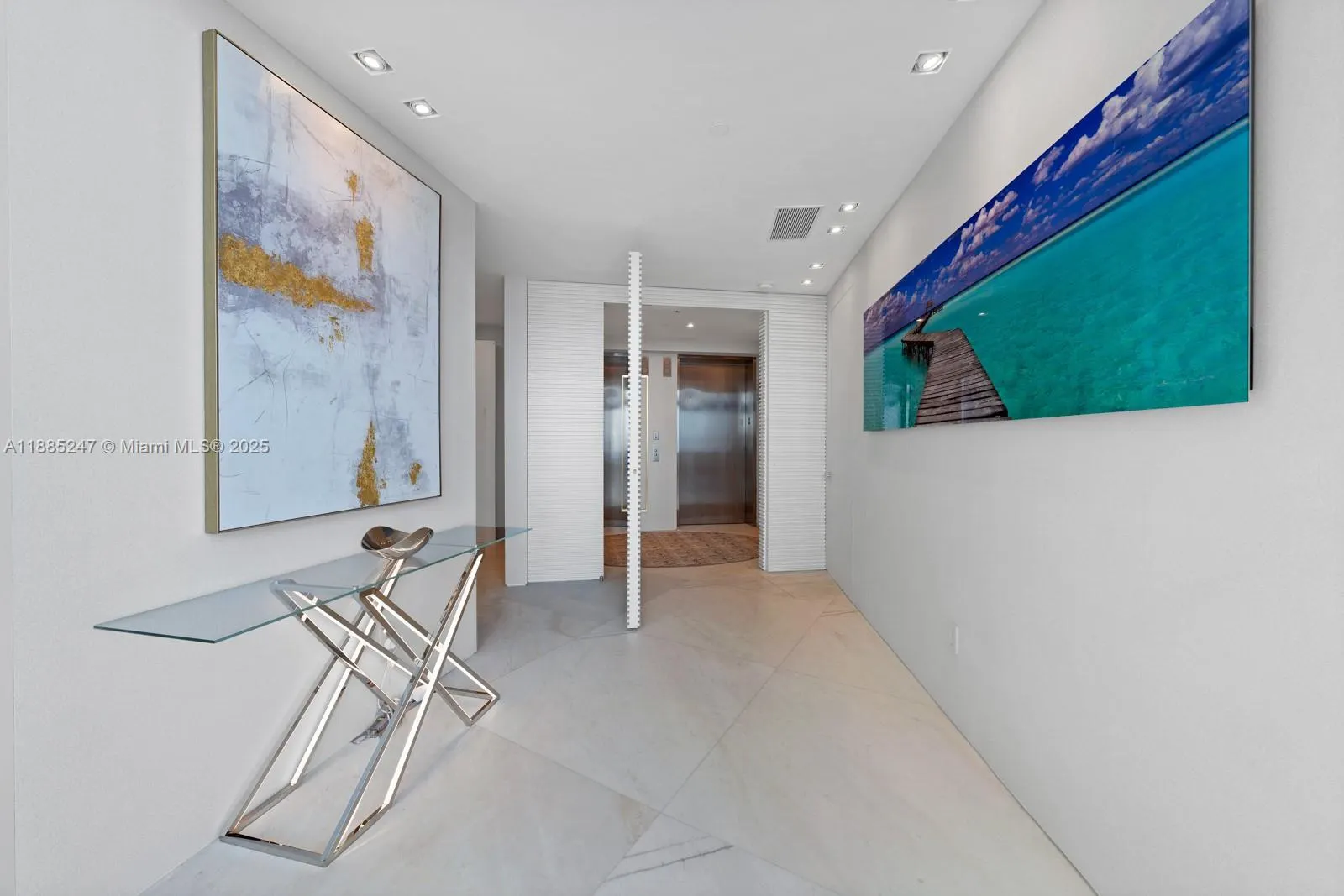 18555 Collins Ave, #4405