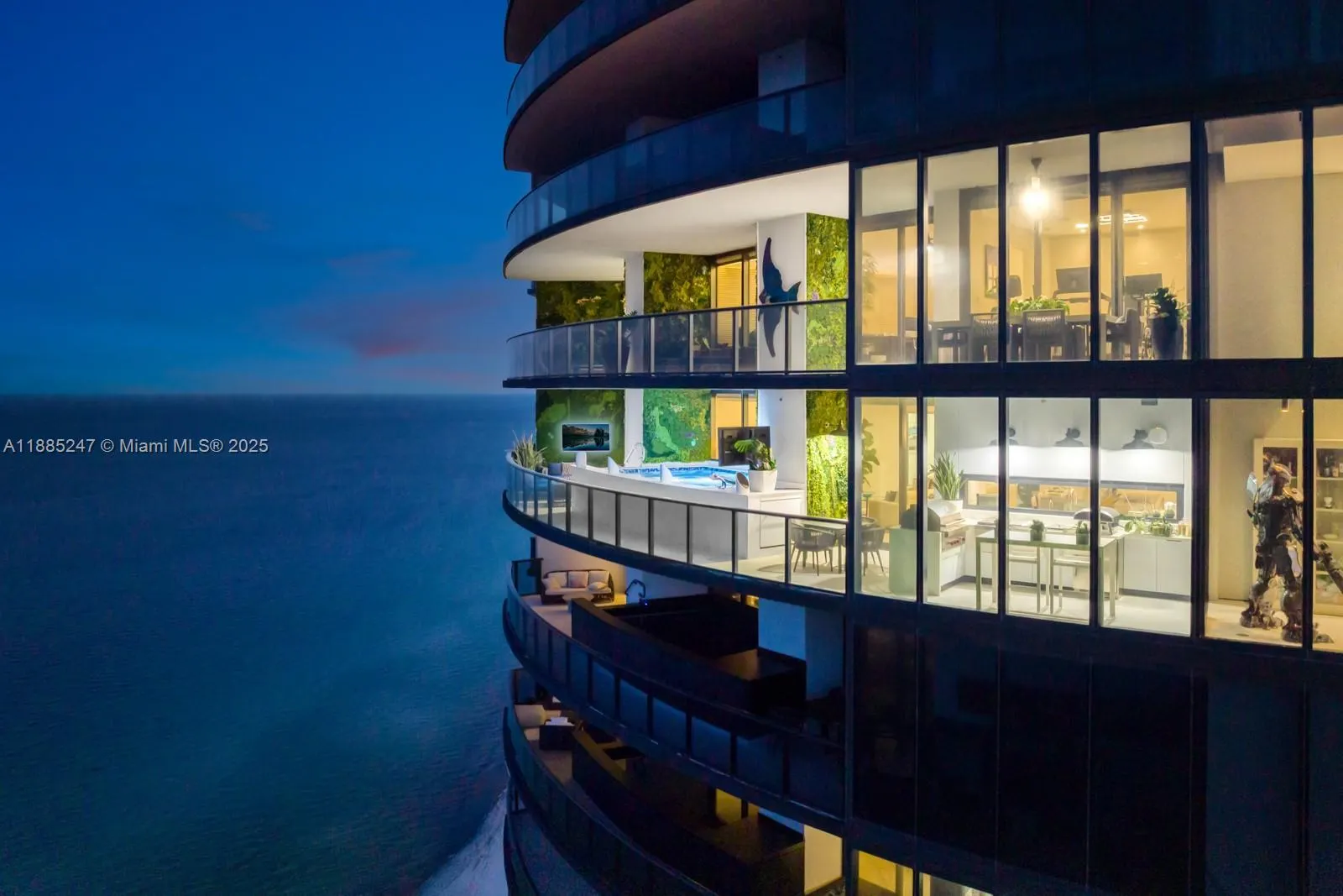 18555 Collins Ave, #4405