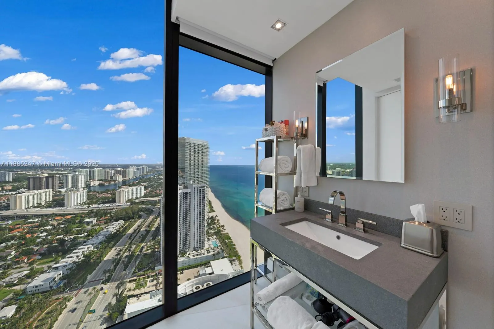 18555 Collins Ave, #4405