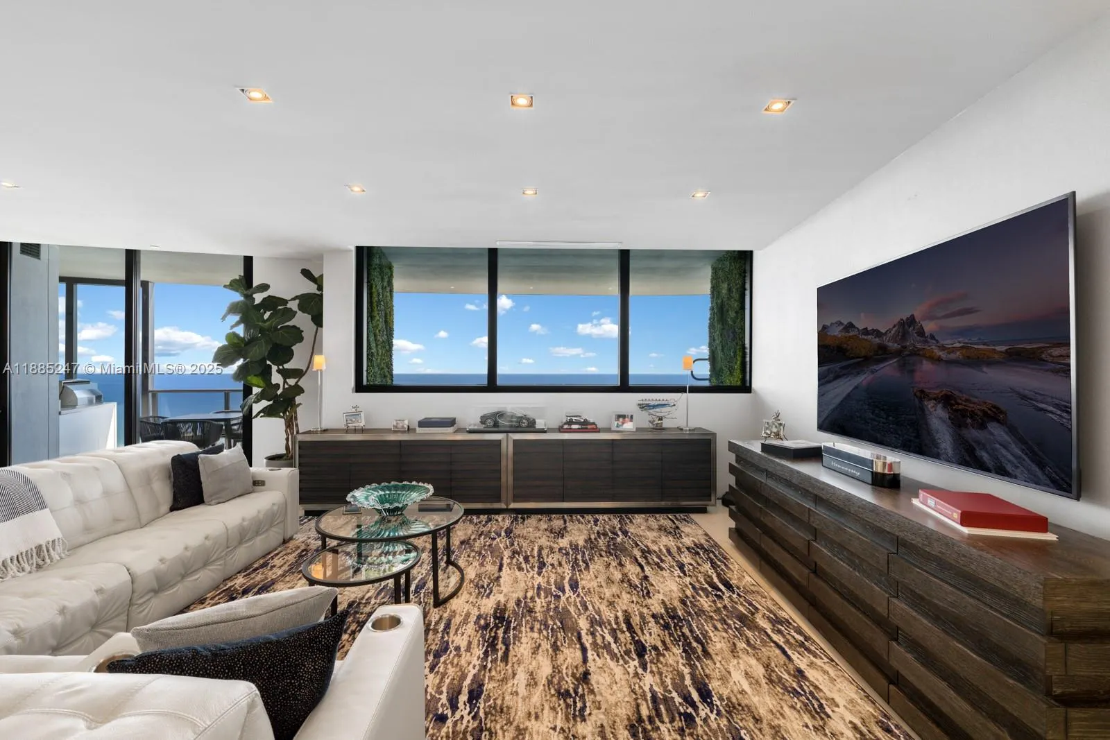 18555 Collins Ave, #4405
