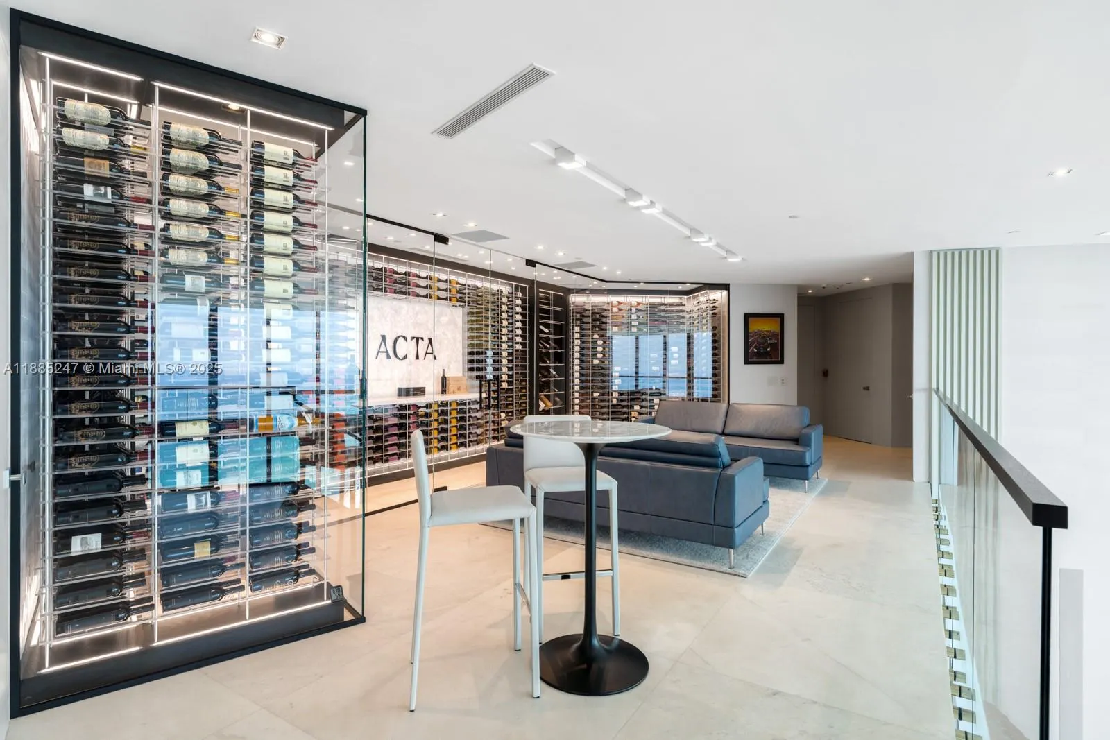 18555 Collins Ave, #4405
