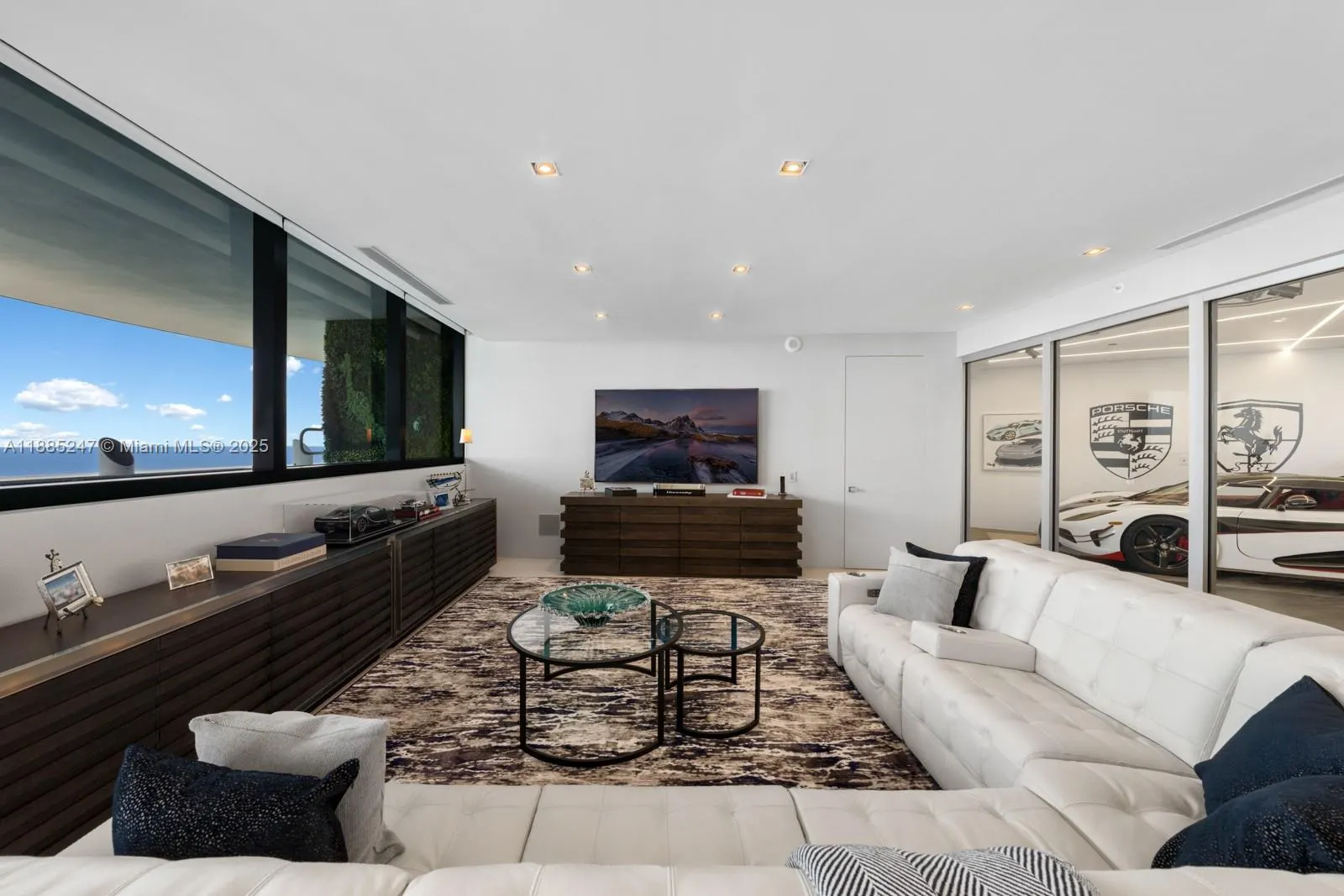 18555 Collins Ave, #4405