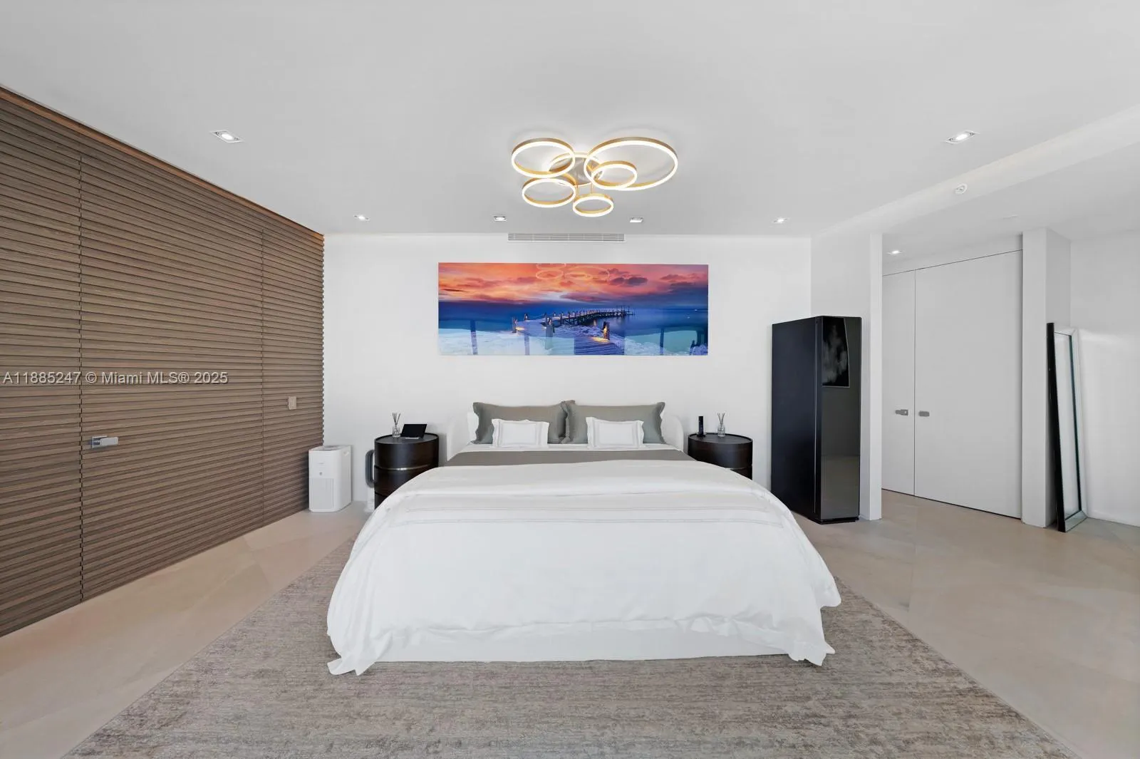 18555 Collins Ave, #4405