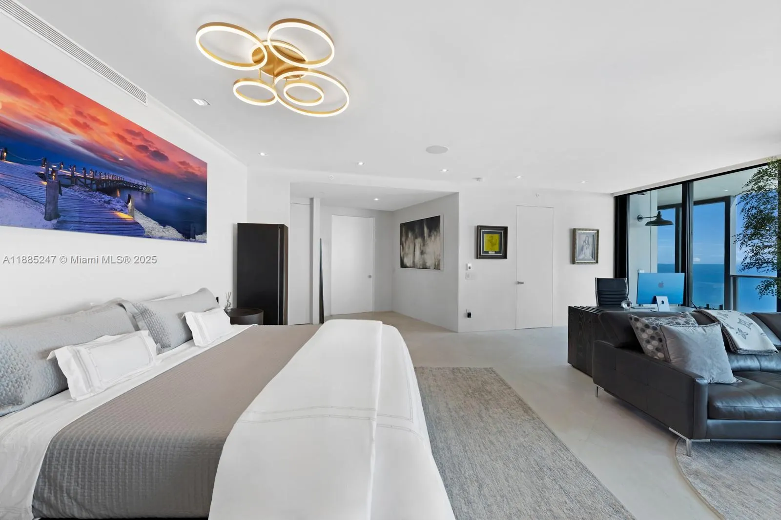 18555 Collins Ave, #4405