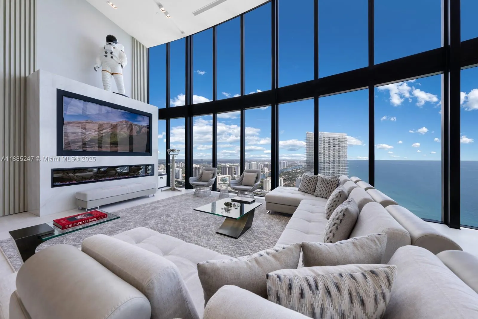 18555 Collins Ave, #4405