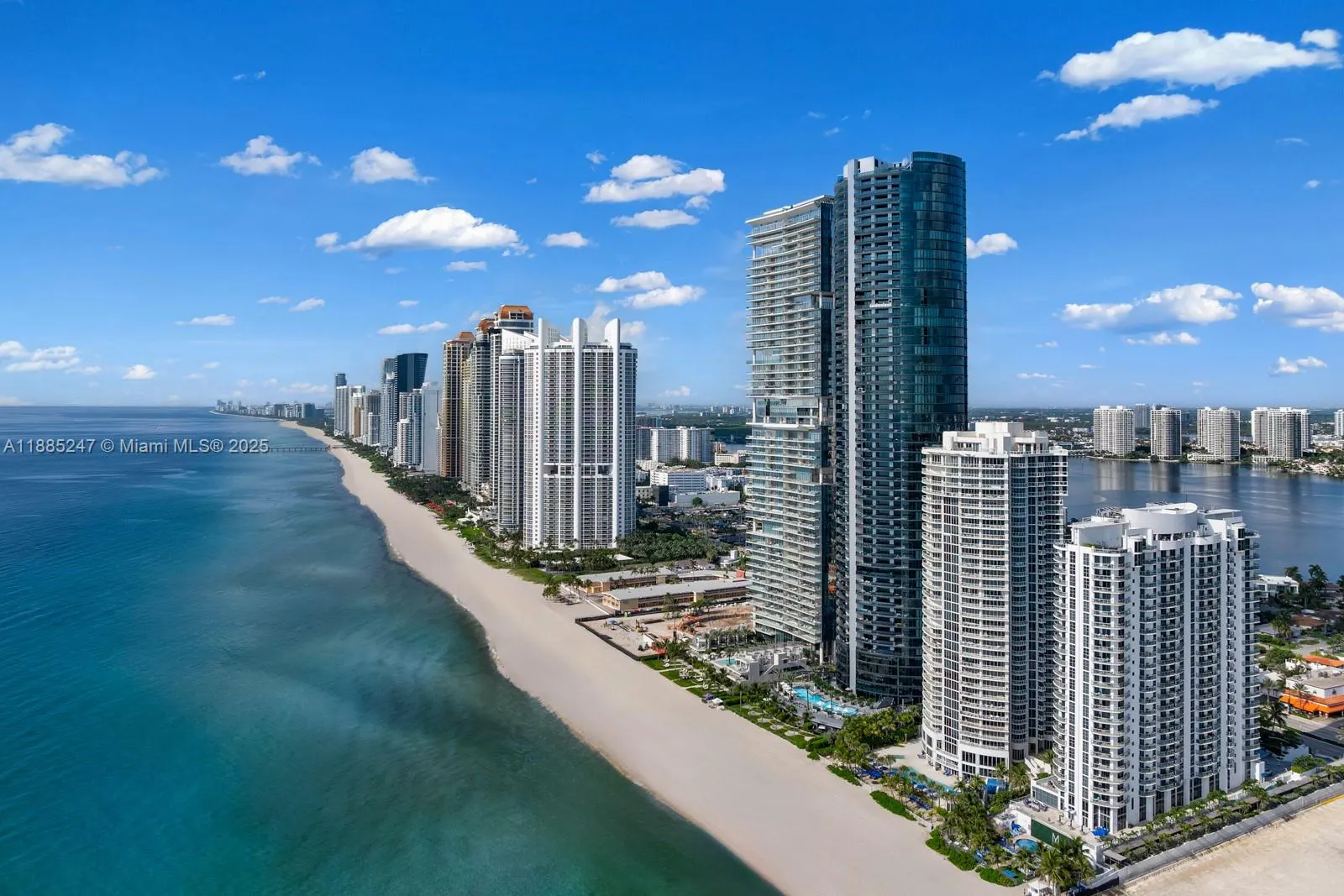 18555 Collins Ave, #4405