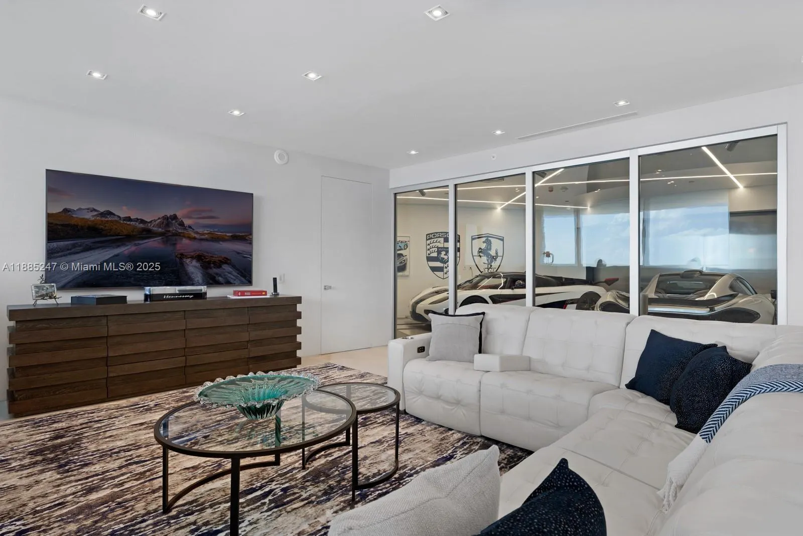 18555 Collins Ave, #4405