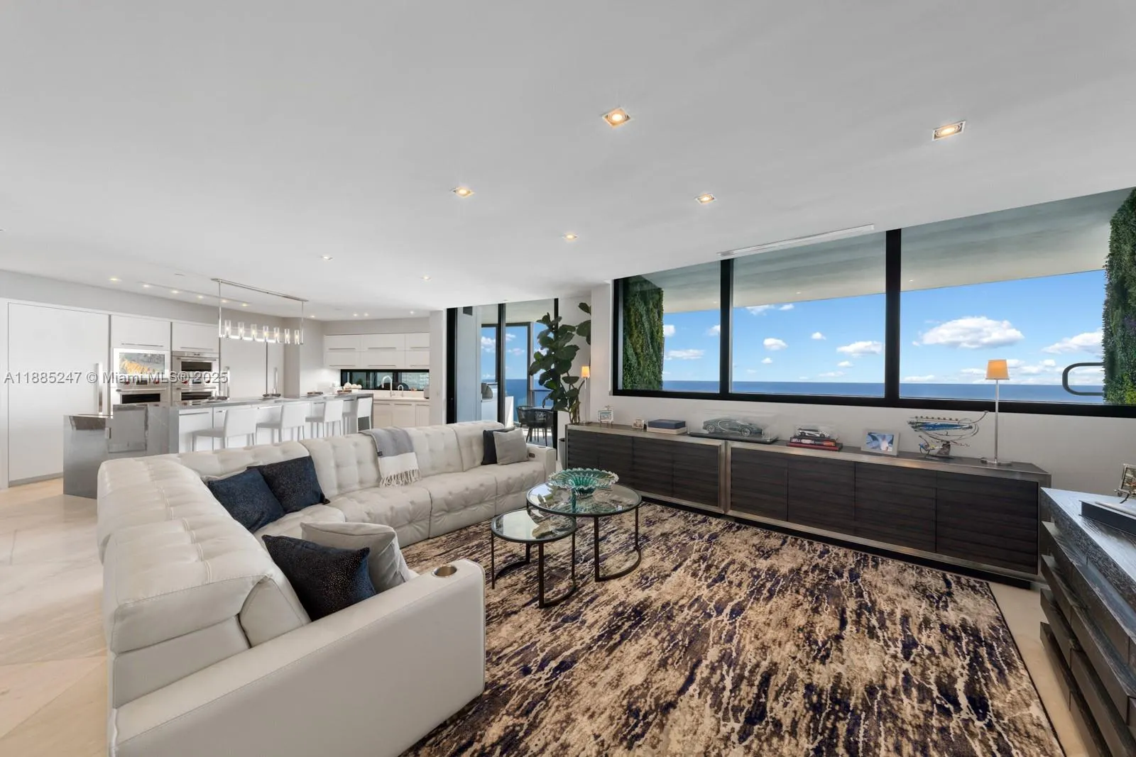 18555 Collins Ave, #4405