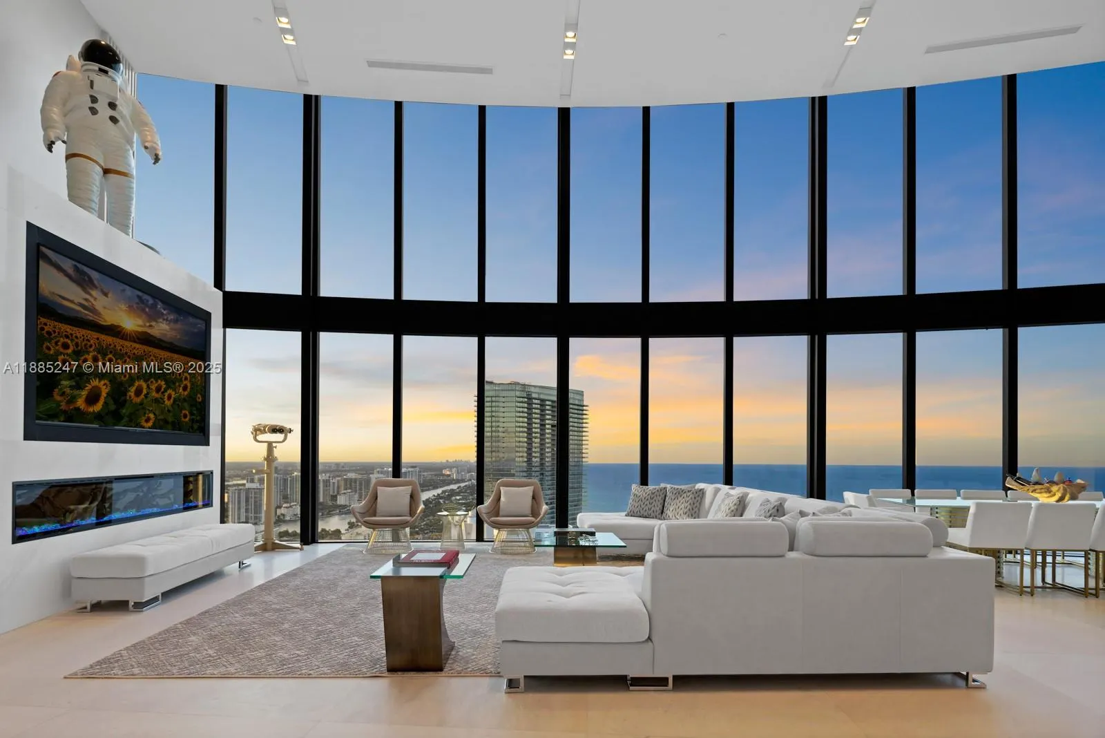 18555 Collins Ave, #4405