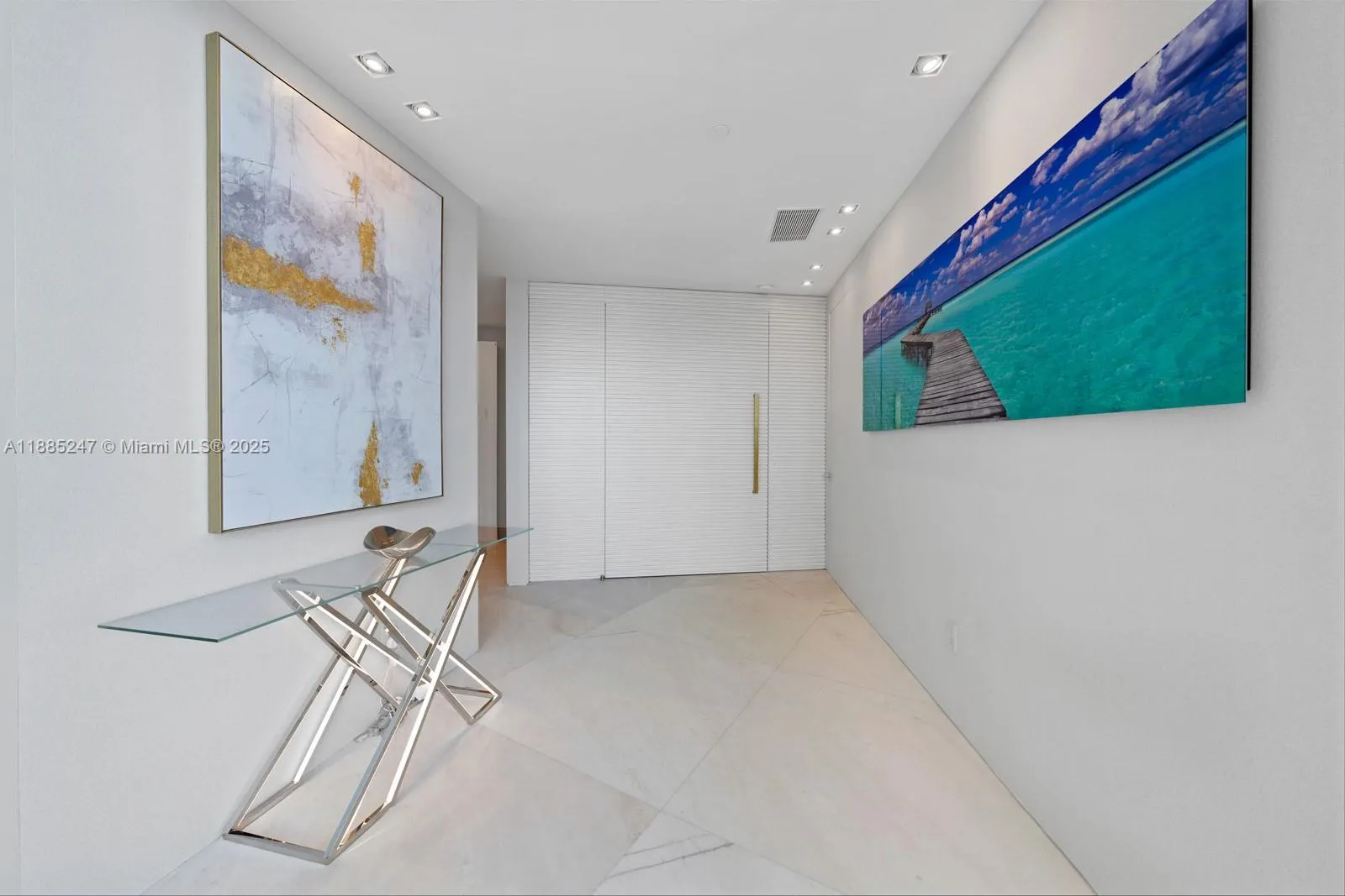 18555 Collins Ave, #4405