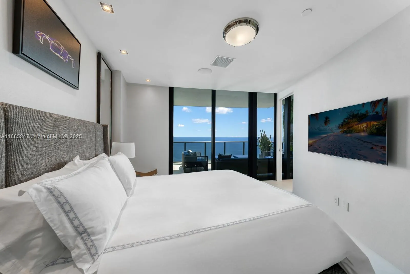 18555 Collins Ave, #4405