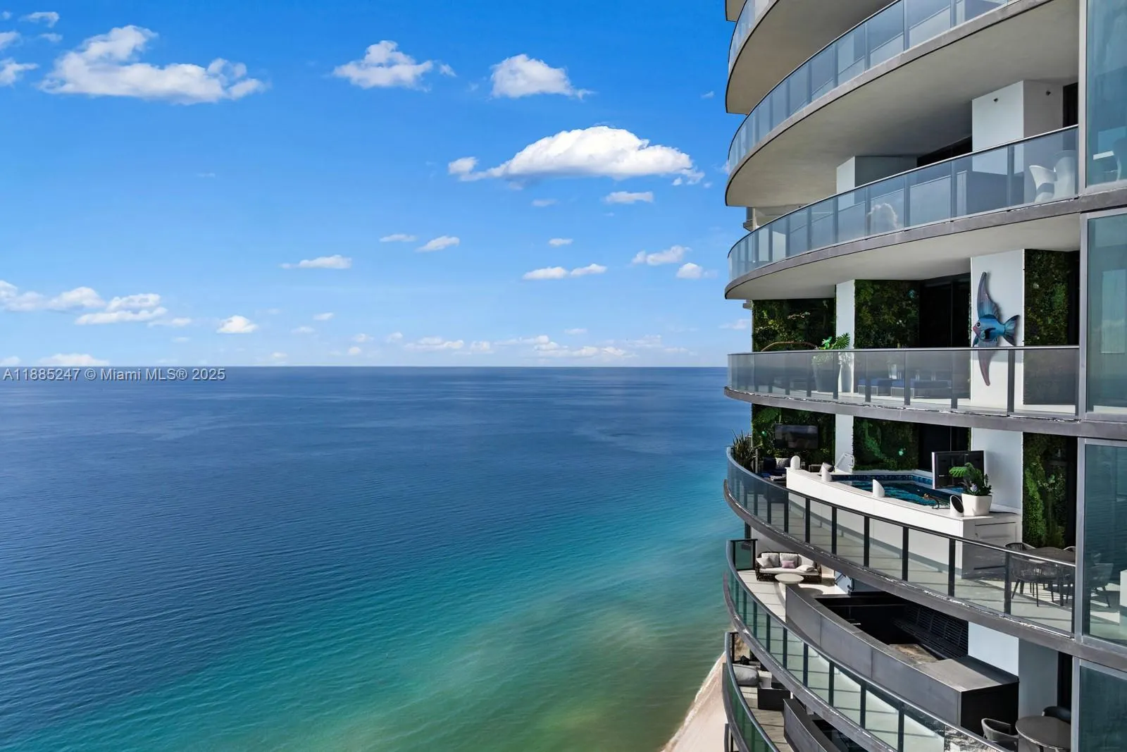18555 Collins Ave, #4405