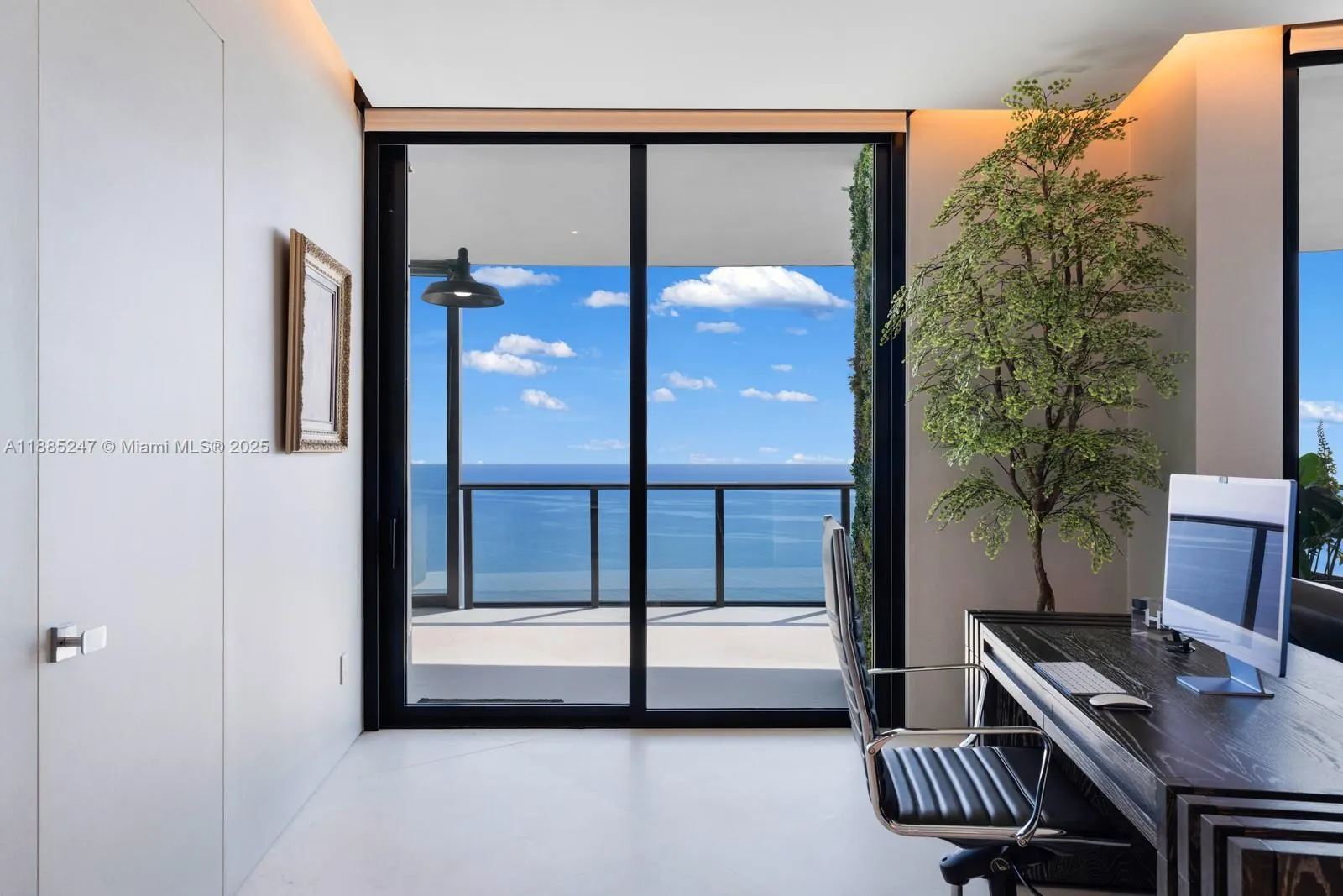18555 Collins Ave, #4405