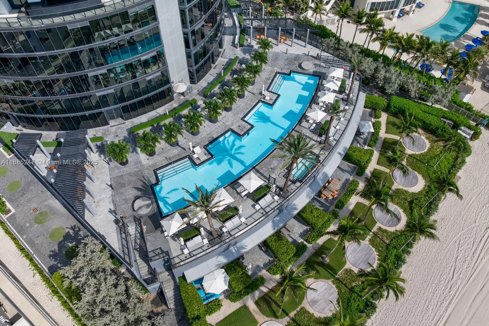 18555 Collins Ave, #4405