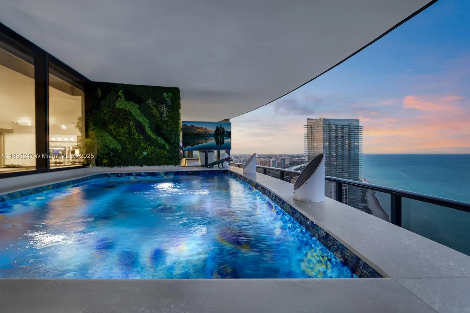 18555 Collins Ave, #4405