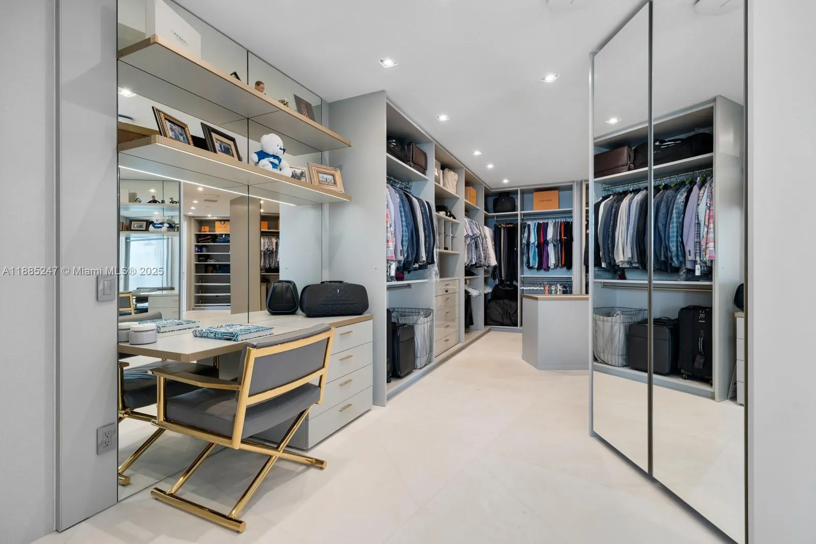 18555 Collins Ave, #4405