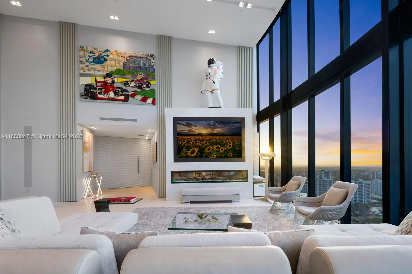 18555 Collins Ave, #4405