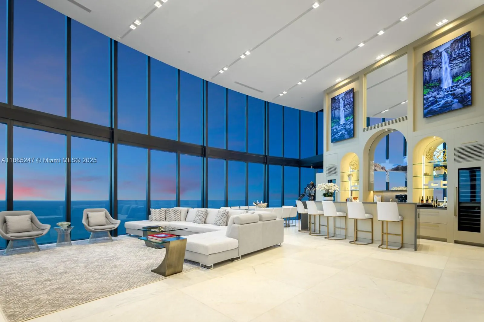 18555 Collins Ave, #4405